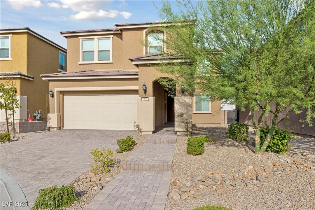 7205 Pine Bridge Ct in Las Vegas, NV - Building Photo