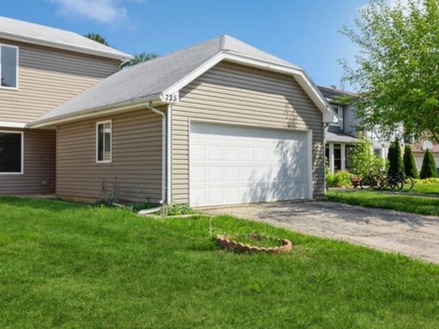 property at 725 Clearwood Ct
