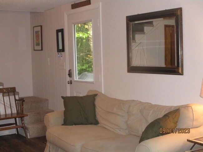 68 Chickenboro Rd in Thornton, NH - Foto de edificio - Building Photo