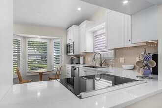 15337 Wimborne Ln in Naples, FL - Building Photo - Building Photo