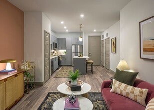 Wayfern Apartments in Sandy Springs, GA - Foto de edificio - Building Photo