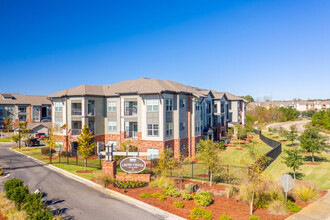 Cross Creek Village in Hattiesburg, MS - Building Photo - Building Photo