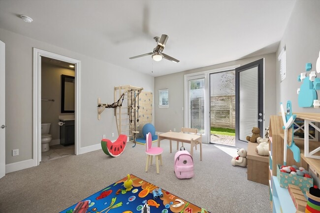 property at 2016 Covent Garden Station