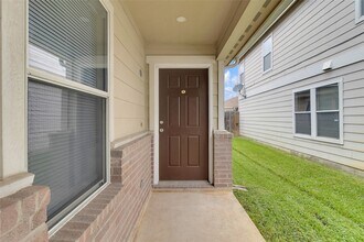 2818 Piney Lake Ct in Houston, TX - Foto de edificio - Building Photo