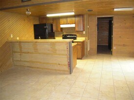 24605 Pools Creek Dr in Huntsville, TX - Building Photo