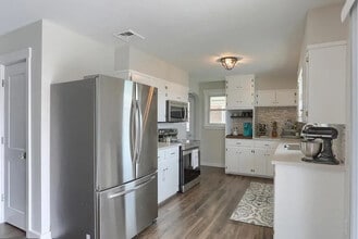 1648 E Caracas Ave in Hershey, PA - Building Photo - Building Photo