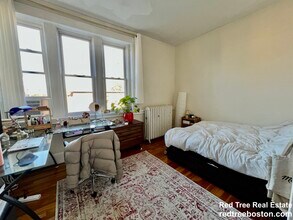 66 Egmont St in Brookline, MA - Foto de edificio - Building Photo