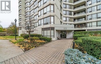 1121-1121 Steeles Ave W in Toronto, ON - Building Photo - Building Photo