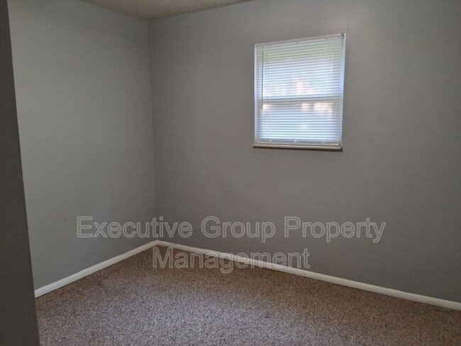 1178 Lois Ln in Radcliff, KY - Building Photo - Building Photo