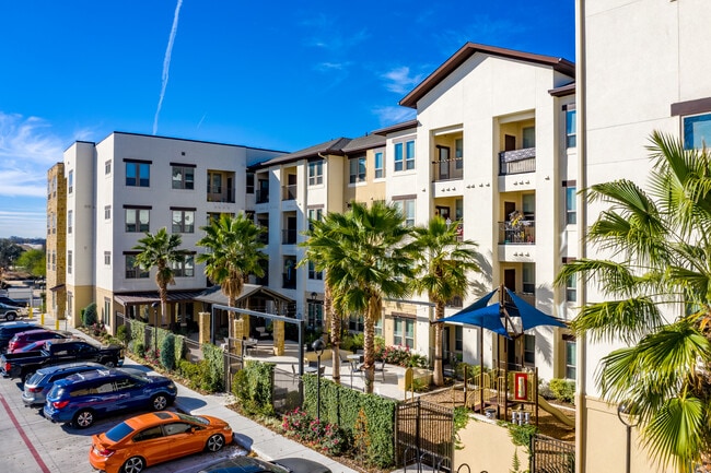 Rio Lofts in San Antonio, TX - Building Photo - Building Photo