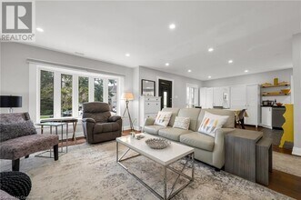 22 N Heights Rd in Toronto, ON - Building Photo - Building Photo