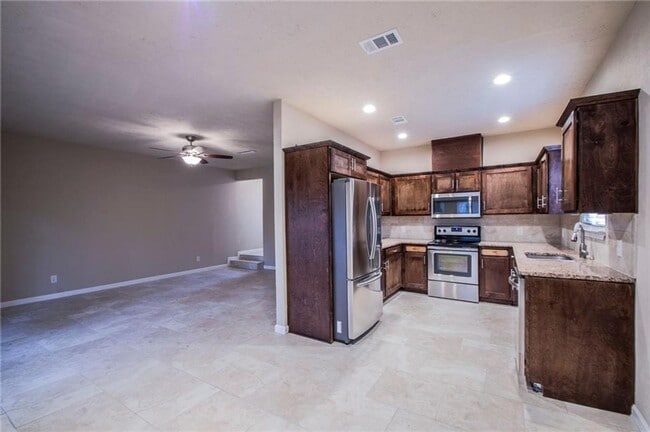410 W Dittmar Rd in Austin, TX - Building Photo - Building Photo