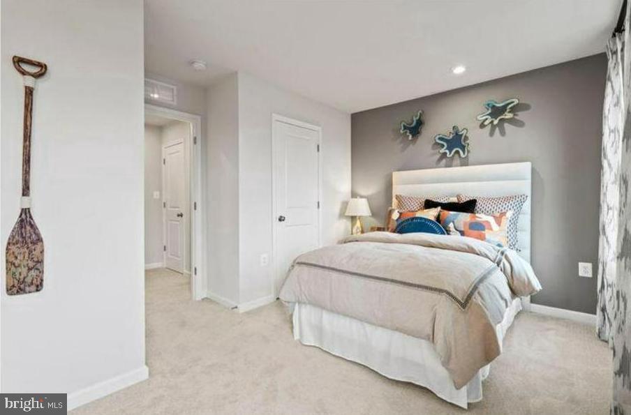 10 Coolidge Ave in Ranson, WV - Building Photo