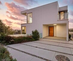 1549 Lucretia Ave in Los Angeles, CA - Building Photo