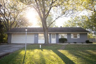 10523 Baker Pl in Crown Point, IN - Building Photo