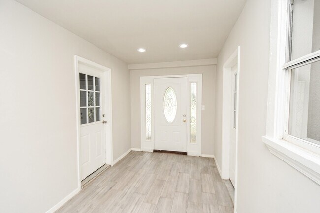 1723 Big Horn Dr in Houston, TX - Foto de edificio - Building Photo