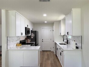 4404 Sarasota Dr in Austin, TX - Building Photo - Building Photo