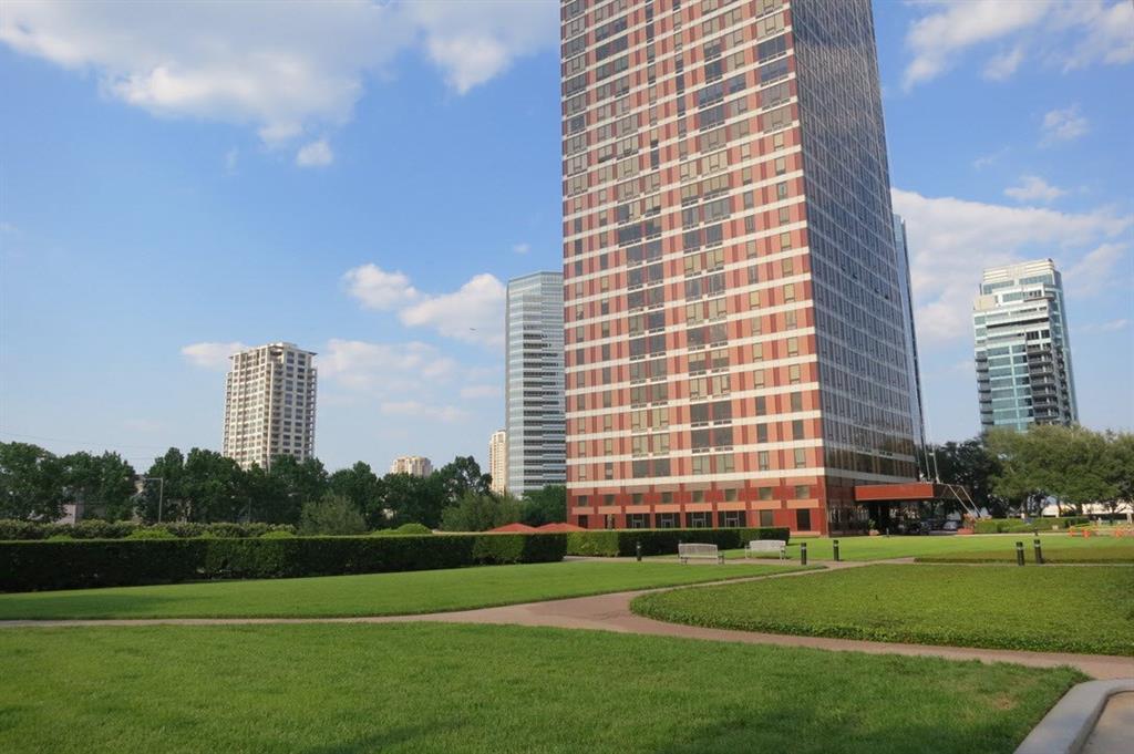 5110 San Felipe St in Houston, TX - Building Photo