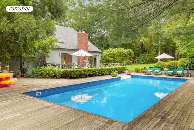 property at 10 Whale Rock Ln