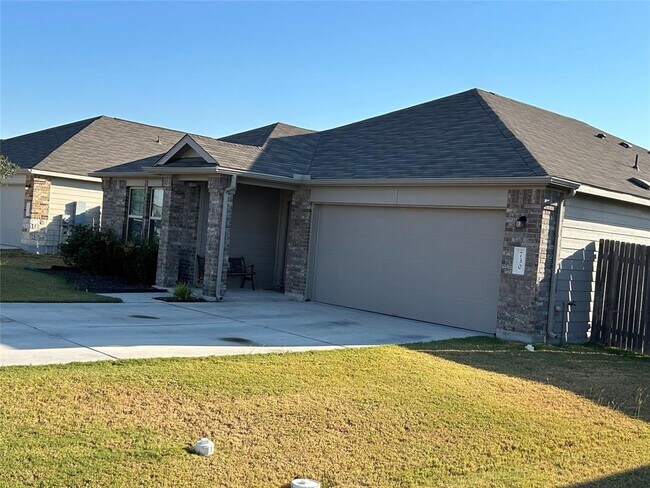 730 Carol Dr in Hutto, TX - Building Photo - Building Photo