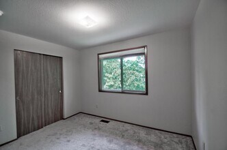 6120 60th Ct SE in Lacey, WA - Building Photo - Building Photo