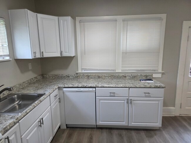 1616 Xenia Ave, Unit 1616 Xenia Ave - Lower