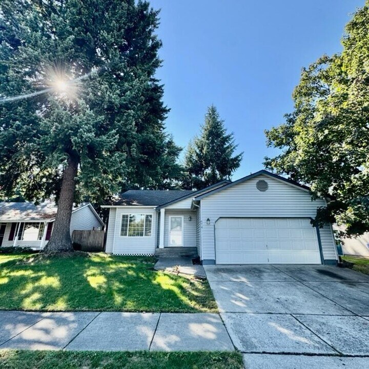 674 E Red Fir Ln in Coeur d'Alene, ID - Building Photo