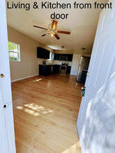 Room in House on Rounds St in San Antonio, TX - Building Photo - Building Photo
