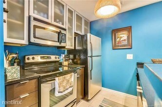 525 N Graham St-Unit -Unit 2A in Charlotte, NC - Building Photo - Building Photo