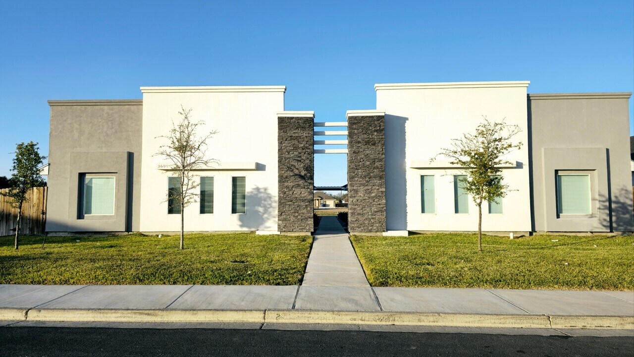 3604 Fuerte Ave, Unit 3 in McAllen, TX - Foto de edificio