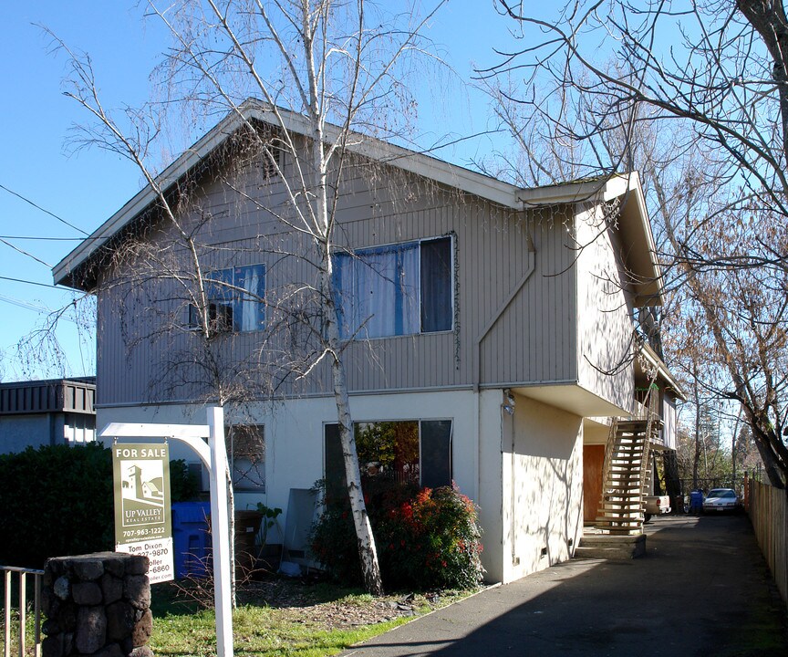 1041 Pope St in St Helena, CA - Building Photo