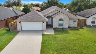 3502 W Alteza Dr in Edinburg, TX - Building Photo