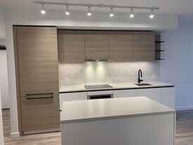 13428 105 Ave in Surrey, BC - Building Photo