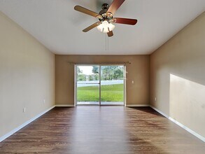 7653 Merchantville Cir in Zephyrhills, FL - Building Photo - Building Photo