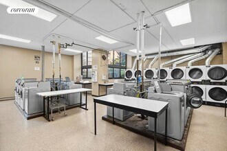 1 Glenwood Ave in Yonkers, NY - Foto de edificio - Building Photo