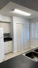 155 NW 96th Ter, Unit 201 in Pembroke Pines, FL - Building Photo - Building Photo