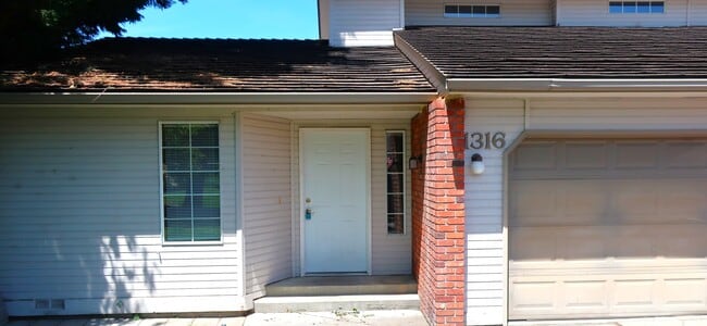 property at 1316 Robinswood Ct