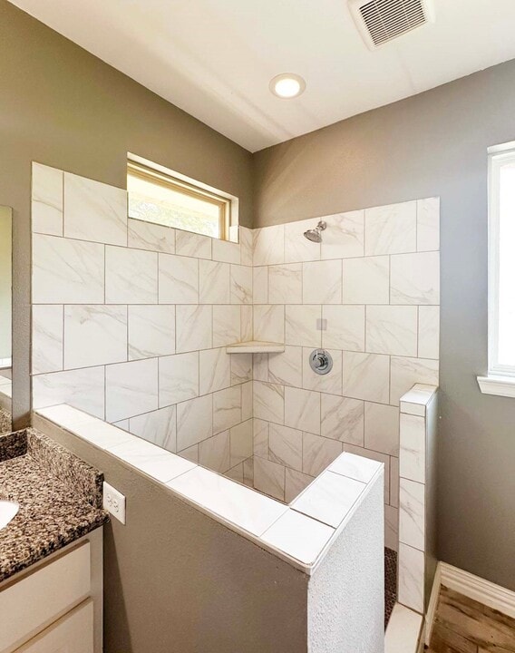 7638 Bronze Trail Dr in Humble, TX - Building Photo
