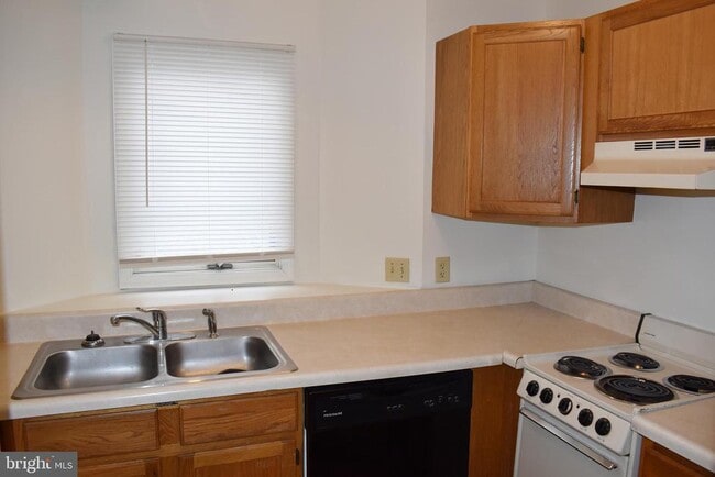 property at 944 Byers Ave
