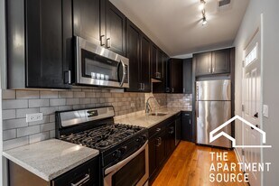 2207 W Eastwood Ave, Unit 2N in Chicago, IL - Building Photo