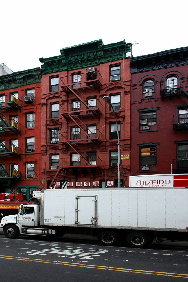 99 E Broadway in New York, NY - Building Photo - Building Photo