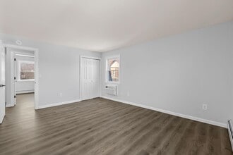 35 W 23rd St in Bayonne, NJ - Building Photo - Building Photo