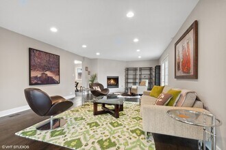 384 Hastings Ave in Highland Park, IL - Building Photo - Building Photo