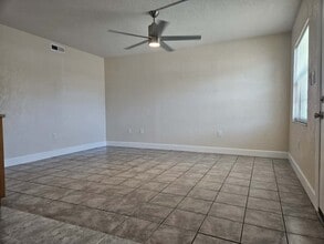 4414 N Clark Ave, Unit 7 in Tampa, FL - Building Photo - Building Photo