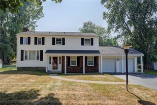 161 Railroad Mills Rd in Pittsford, NY - Building Photo