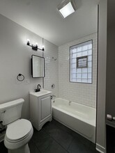 3516 W Evergreen Ave, Unit 1 in Chicago, IL - Building Photo - Building Photo