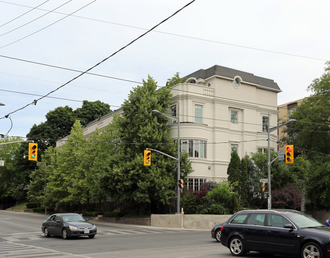 339-351 Spadina Rd in Toronto, ON - Building Photo - Primary Photo