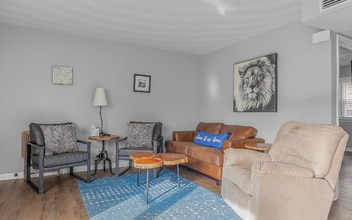 9628 19th Bay St in Norfolk, VA - Foto de edificio - Building Photo