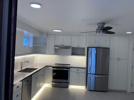 21260 Almaden Rd in San Jose, CA - Building Photo