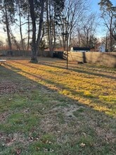 15 Clubhouse Rd, Unit #1 in Windsor, CT - Foto de edificio - Building Photo